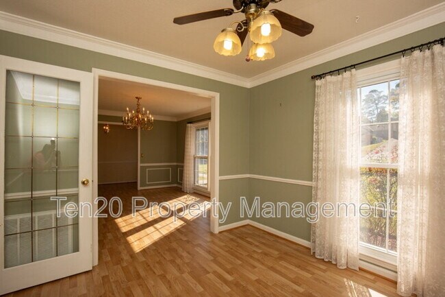 Building Photo - 6124 Canterbury Dr