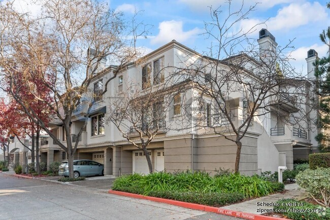 Building Photo - 445 Milan Dr
