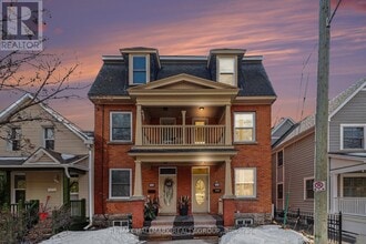 Building Photo - 34 Lewis St