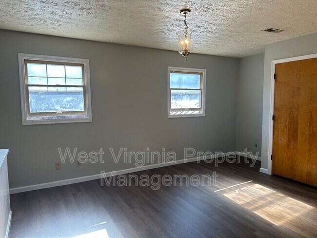Building Photo - 184 Wyndale Dr