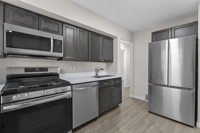 Building Photo - 8354 Archer Ave