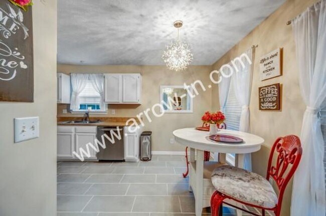 Building Photo - Beautiful 3-bedroom  2-bath home in White ...