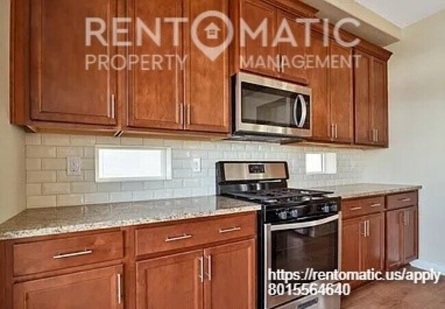 Building Photo - 2626 N Heston Park