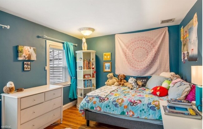 Foto del edificio - 3 br, 2.5 bath House - 5 Baker Cir
