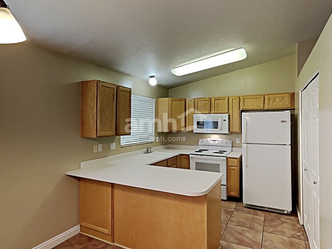 Building Photo - 2671 W 2175 S