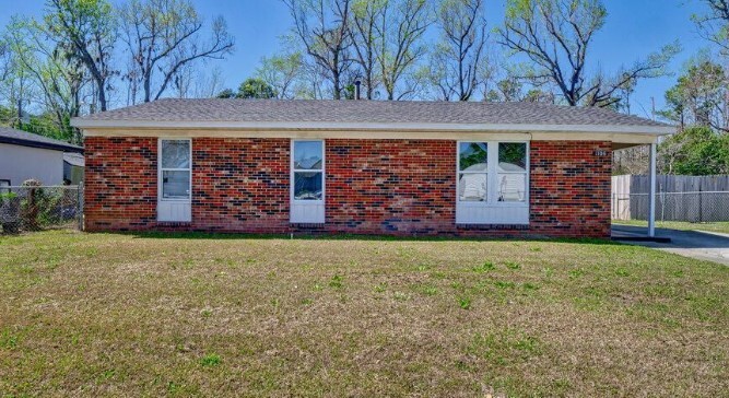 Primary Photo - 1106 E Stewart Cir