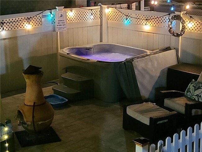 Building Photo - 327 Beach 88th St