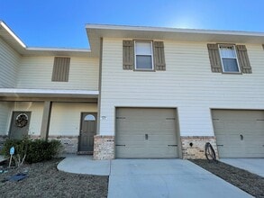Building Photo - 505 Arbor Lake Dr