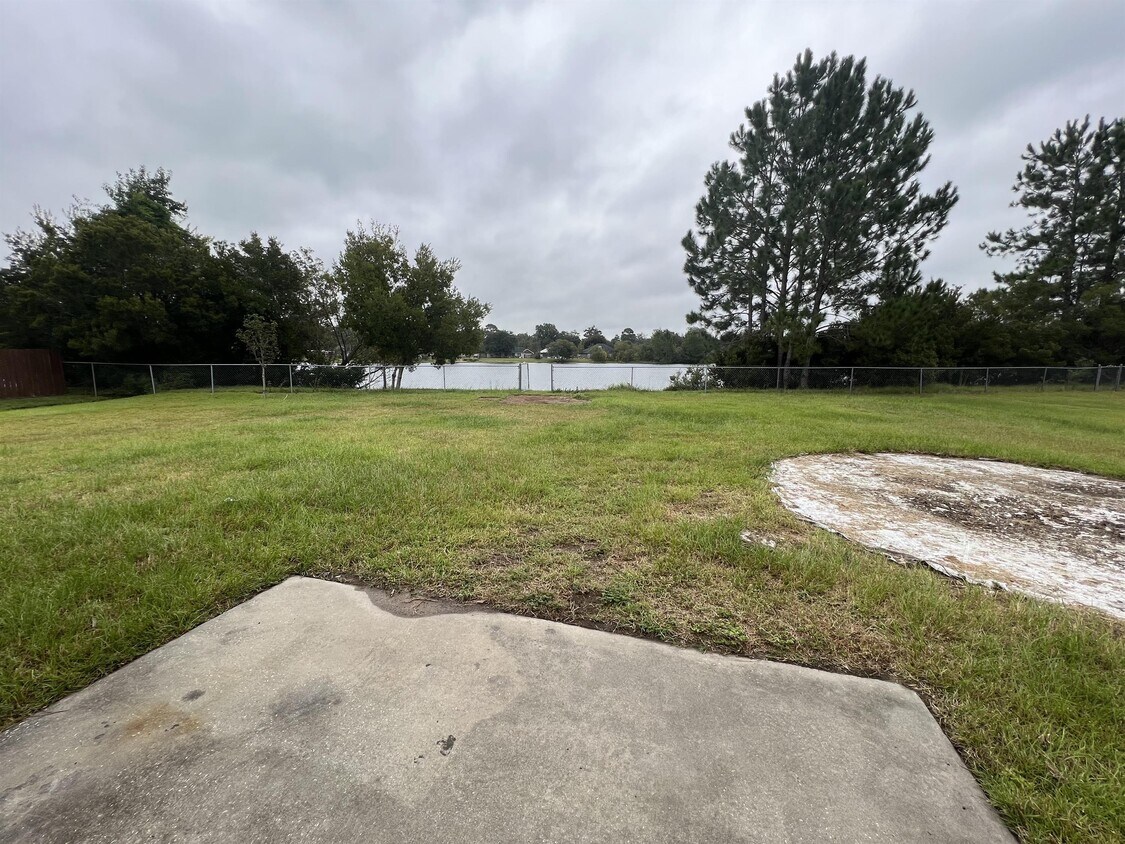 Building Photo - 403 Clairemore Cir