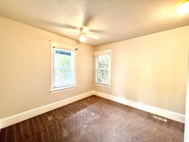 Building Photo - Reed Neighborhood Beautifully Renovated 3-...