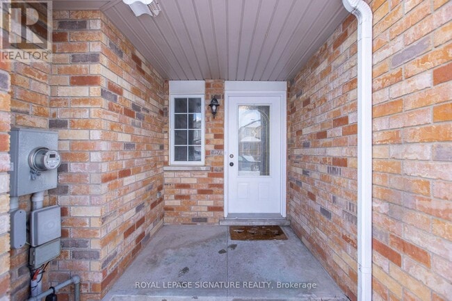 Building Photo - 32 Hasler Crescent