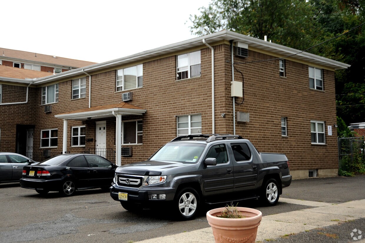 Building Photo - 280-298 Wayne Ave