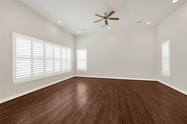 Foto del edificio - 1210 Cedarpost Tree Springs Pl