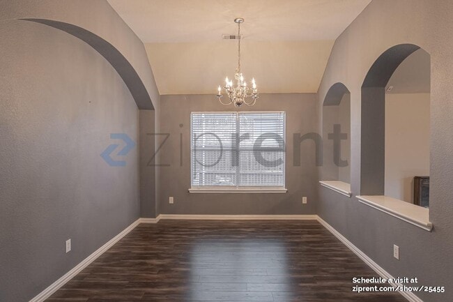 Building Photo - 11853 Del Rio Dr