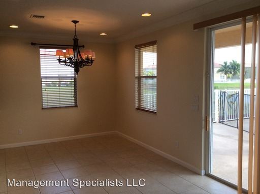 Building Photo - 707 NW Leonardo Cir