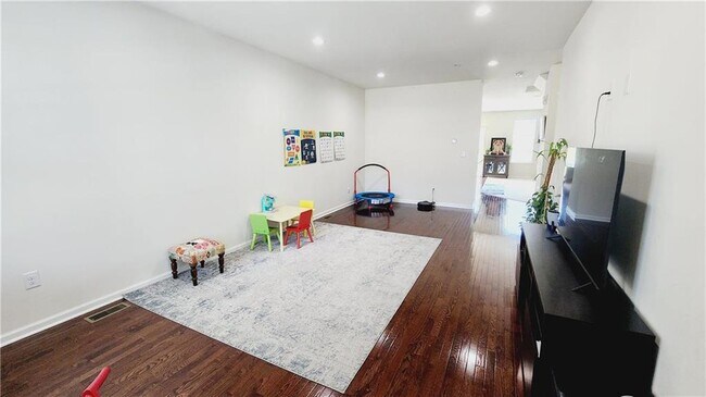 Foto del edificio - 375 Redclover Ln