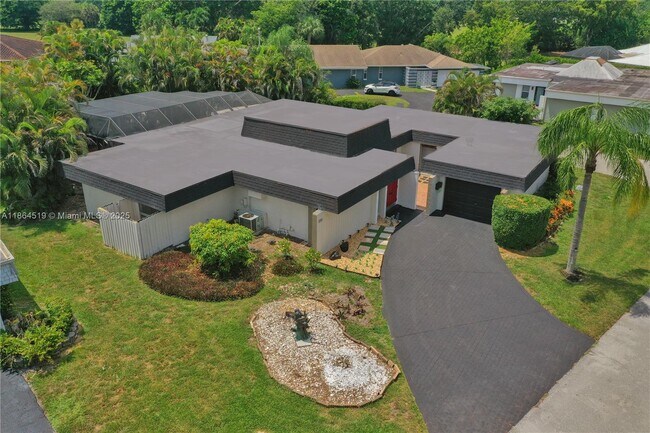 Foto del edificio - 5708 Mulberry Dr