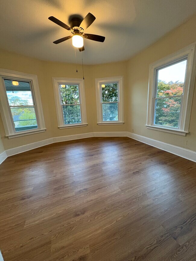 Foto del edificio - 142 Hillside Ave