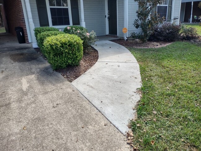 Building Photo - 1204 Barnett Bend Cir