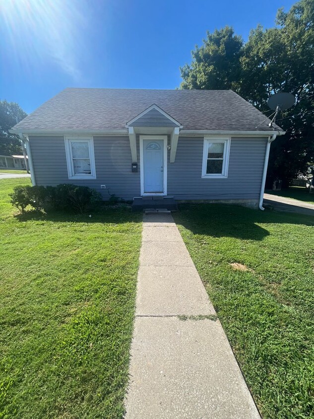 Primary Photo - Gorgeous renovated 3 bedroom house!