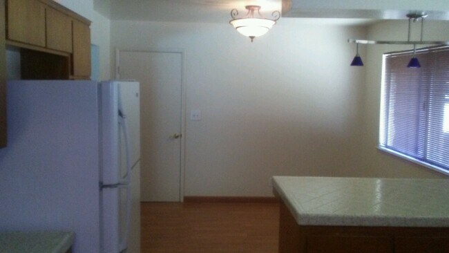Foto del edificio - 6580 Harmon Dr