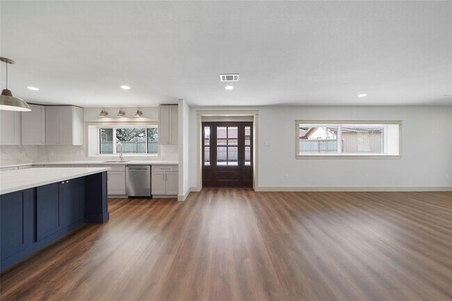 Building Photo - 1419 Farr St