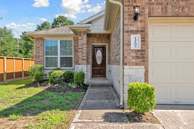 Building Photo - 12107 Rockridge Falls Dr
