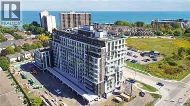 Building Photo - 461 Green Rd