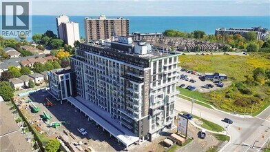 Building Photo - 461 Green Rd