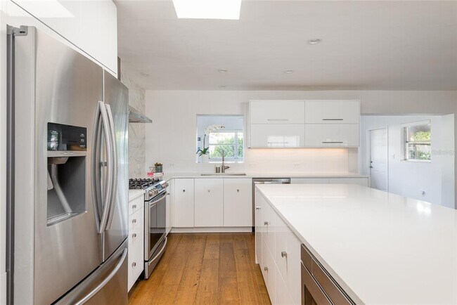 Foto del edificio - 4831 W Bay Ct Ave