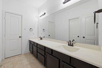 Building Photo - 135 Deerfield Meadow Dr