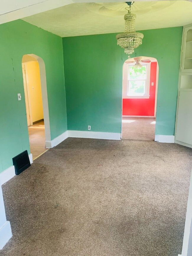 Building Photo - 3 br, 1 bath House - 257 McClure Ave.