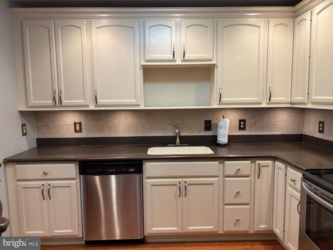 Foto del edificio - 5603 Spruce Mill Dr