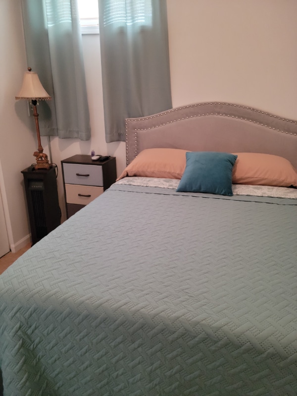 Foto del edificio - 445 E Bowen Ave