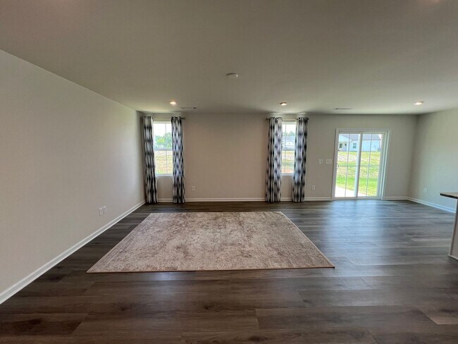 Building Photo - Move in Special: $500 off First Month's Re...