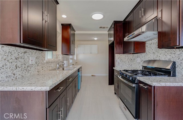 Foto del edificio - 9816 Key W St