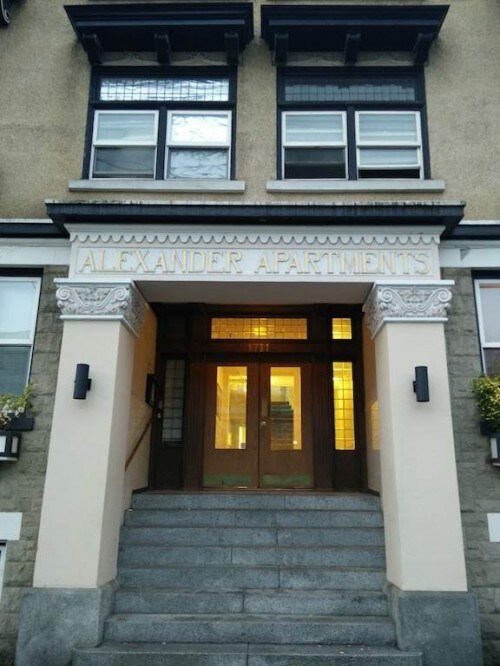 Alexander Apartments 2 Bedrooms Condo For Rent In Seattle Wa Apartments Com