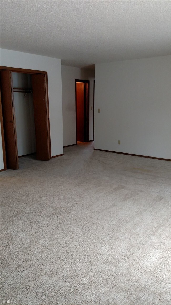 Building Photo - 1440 E Gateway Cir S