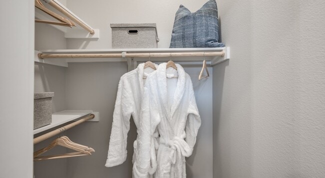 Building Photo - 10503 Peek Rd