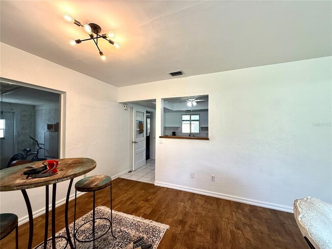 Building Photo - 151 S Triplet Lake Dr