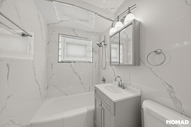 Building Photo - 14733 Ln Salle St