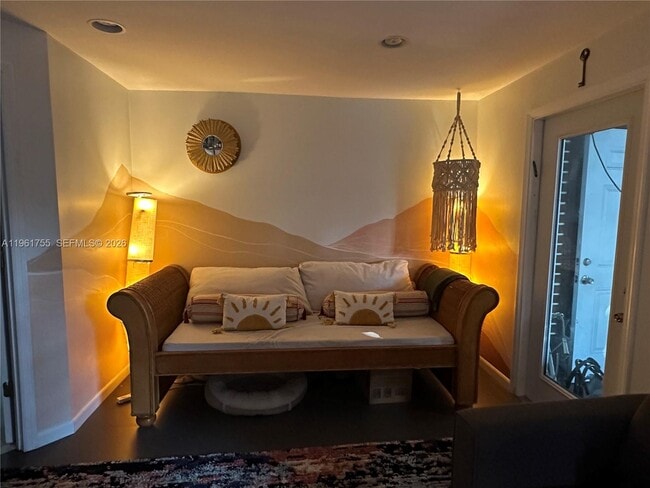 Building Photo - 723 NE 62nd St