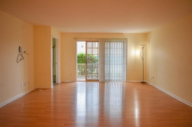 Building Photo - 9740 Wildwood Cir