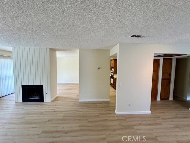 Foto del edificio - 9837 Vail Dr