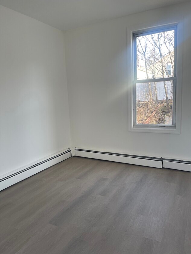 Foto principal - 8510 Columbia Ave