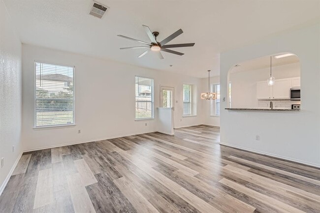 Building Photo - 115 Killian Loop