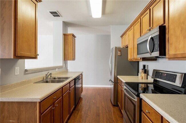 Foto del edificio - 940 Pierce Ivy Ct NE