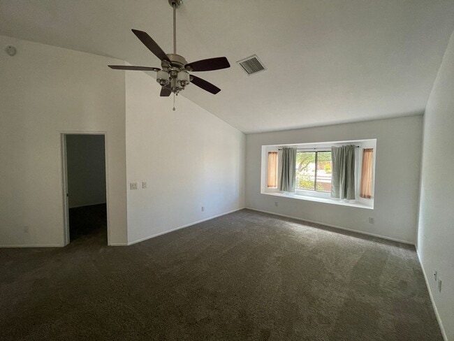 Building Photo - Spacious