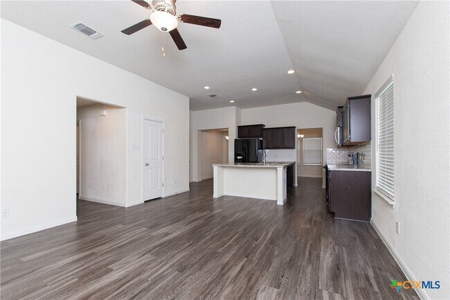 Building Photo - 6700 Catherine Dr