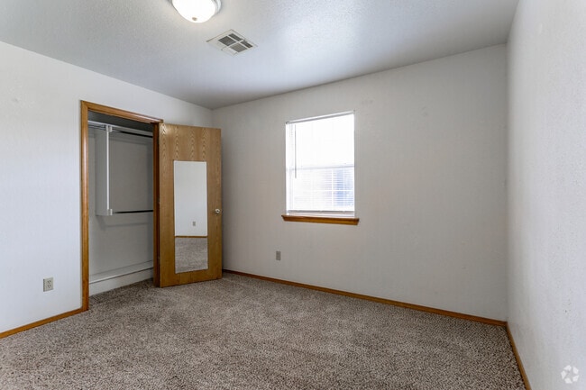 2HAB, 1BA - 900 ft² - Country Club Villa Apartments